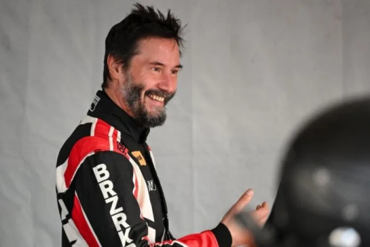 Keanu Reeves, ilk profesyonel yarışında spin attı